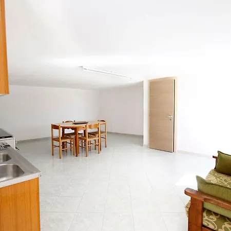 Lata * Marina di San Gregorio